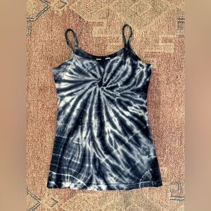 Hard tail forever tie dye tank w built in bra small like new